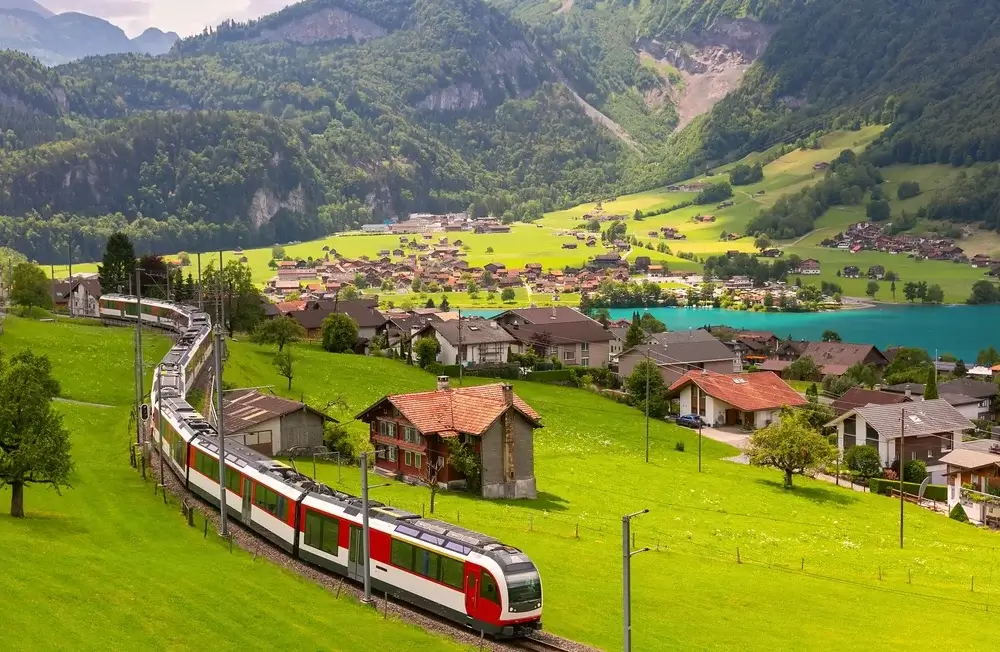 Travel with the Brünig Express to Wengen