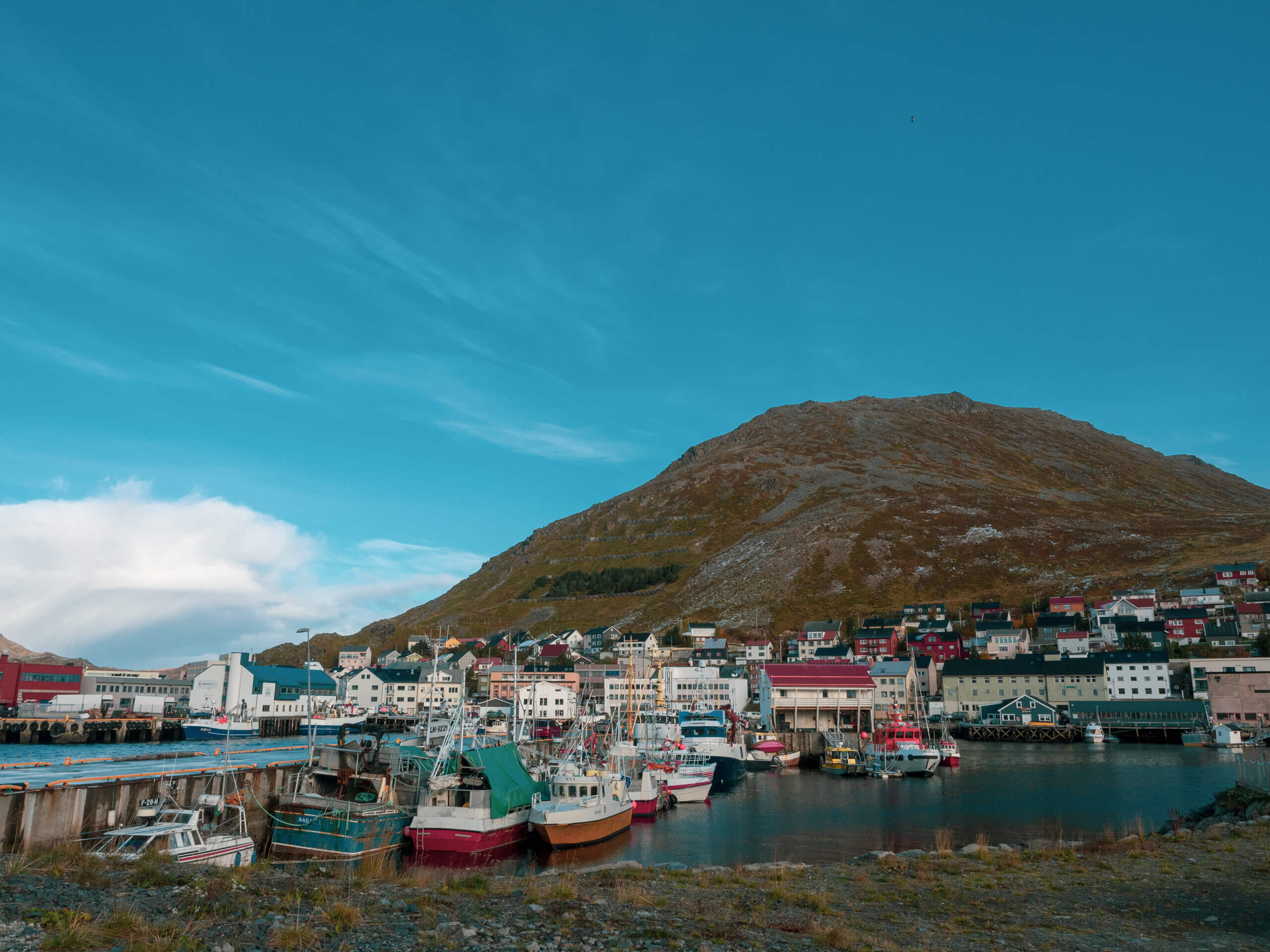 Stay in the fishing town of Honningsvåg