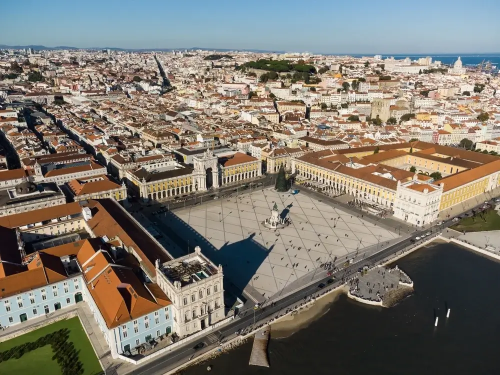 See Arco da Rua Augusta in Lisbon