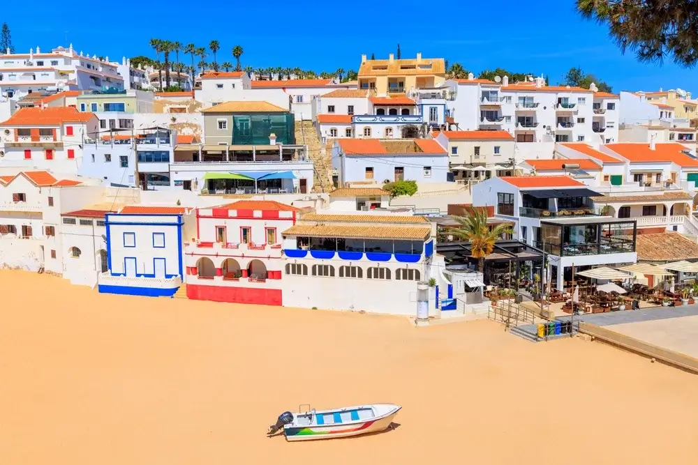 Houses right down to the beach in Albufeira