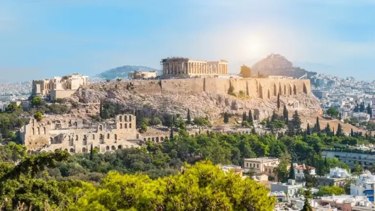 Akropolis Athen. Grækenland med tog