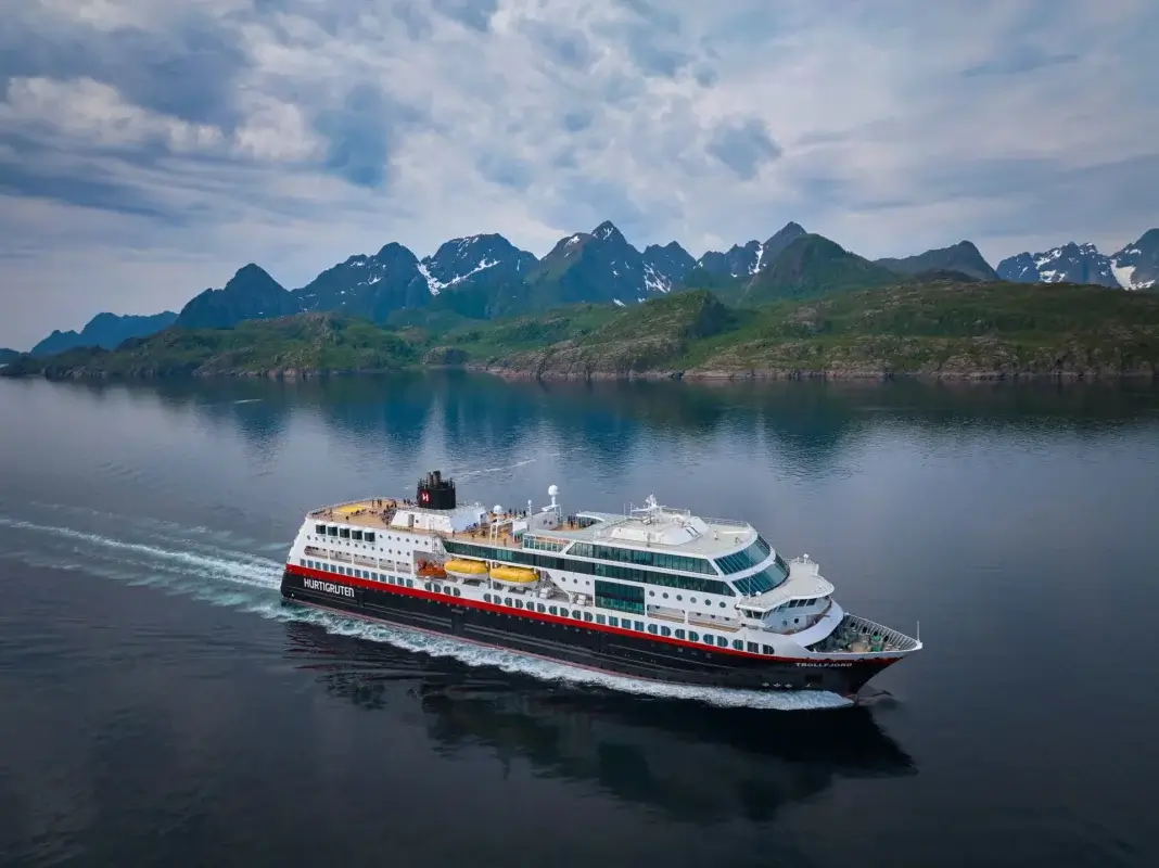 MS Trollfjord til Svalbard & Nordkap